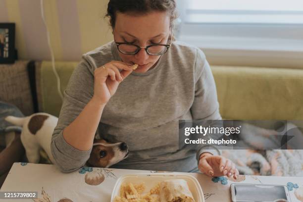 lunch time - mascar imagens e fotografias de stock