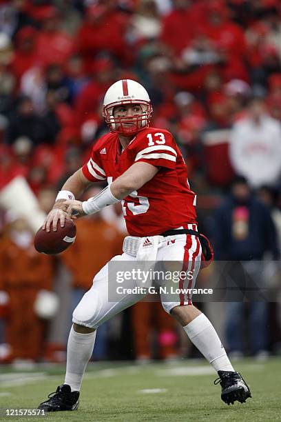 Huskers quarterback Zac Taylor drops back to pass during action between the Texas Longhorns and Nebraska Cornhuskers on October 21, 2006 at Memorial...