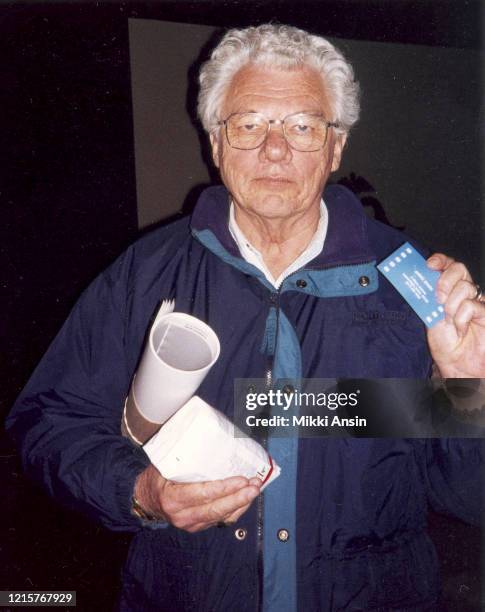 Cinematographer extraordinaire Gordon Willis hold ups a card from a sister Union member. Willis lectures at the Brattle Theater in Cambridge, MA in...