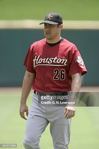 Mike Lamb of the Houston Astros warms up prior to a game against the St. Louis Cardinals at Busch Stadium in St. Louis, Mo. On July 17, 2005. St....