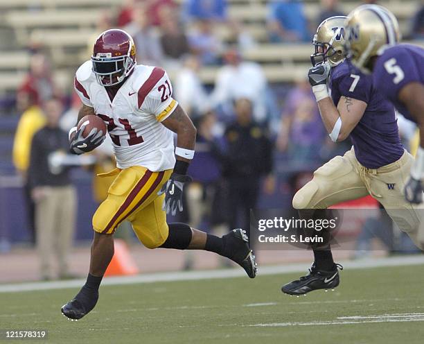 Trojans LenDale White during the game between the USC Trojans and the University of Washington Huskies at Husky Stadium in Seattle, WA on Oct. 22,...