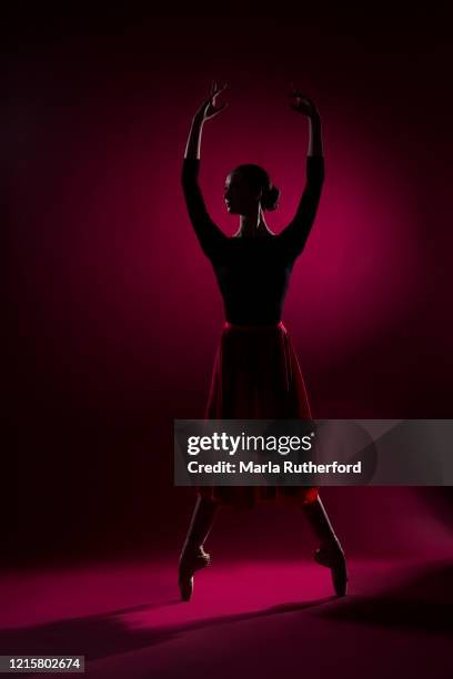 ballerina in photo studio - boulder rock stock-fotos und bilder