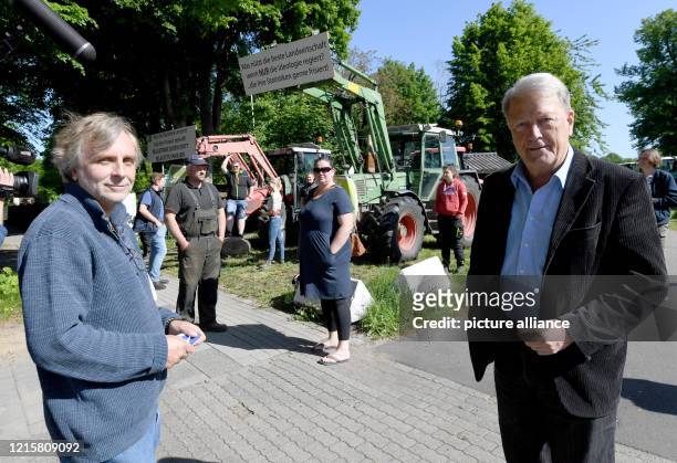 May 2020, Schleswig-Holstein, Neumünster: Ingo Ludwichowski, NABU National Director , and Hermann Schultze, NABU National Chairman stand in front of...