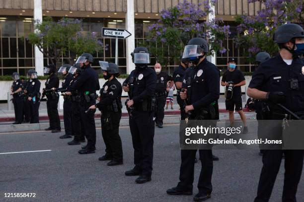 Lapd Riot Officers Los Angeles Police Department Downtown Photos and Premium High Res ...