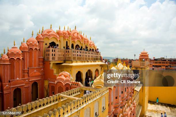 courtyard of the hawa mahal or the palace of the winds, jaipur, india. - jaipur stockfoto's en -beelden