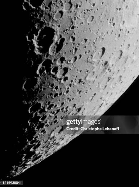 close up on the moon surface near the lunar south pole - volcanic crater 個照片及圖片檔