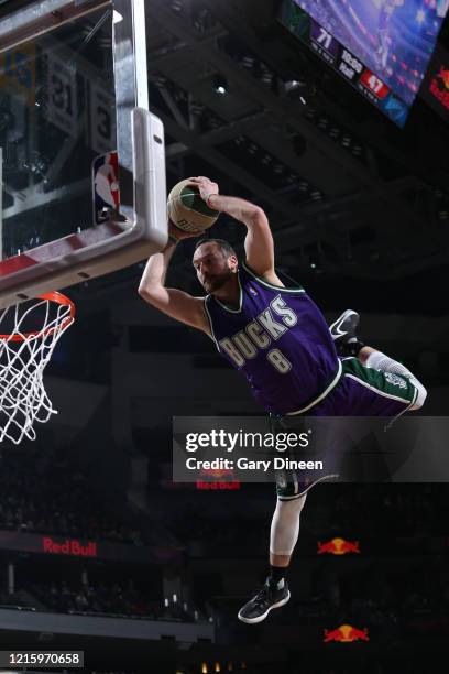 Rim Rocker Milwaukee Bucks Rim Rockers Photos and Premium High Res Pictures ...