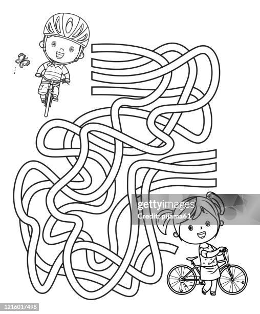 ilustraciones, imágenes clip art, dibujos animados e iconos de stock de laberinto, niños felices en bicicletas - laberinto