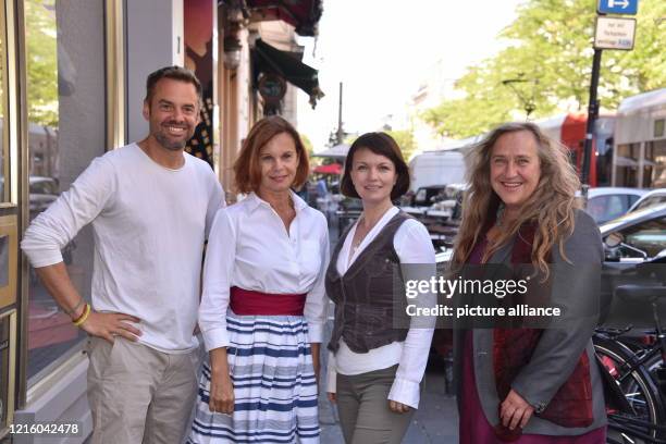 May 2020, North Rhine-Westphalia, Cologne: The actors Sebastian Feicht, l-r, Petra Blossey, Sylvia Agnes Muc and Mila Kreidler "Suite Grand Royal"...