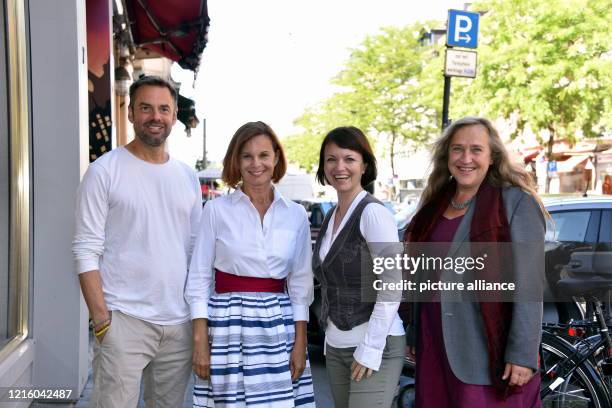 May 2020, North Rhine-Westphalia, Cologne: The actors Sebastian Feicht, l-r, Petra Blossey, Sylvia Agnes Muc and Mila Kreidler "Suite Grand Royal"...