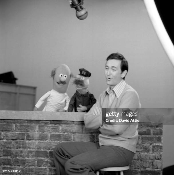 Tv Tele Photos and Premium High Res Pictures - Getty Images