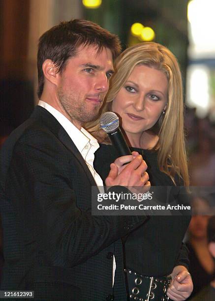 Actor Tom Cruise is interviewed by Angela Bishop as he arrives for the premiere of the film 'Vanilla Sky' at The State Theatre on December 19, 2001...