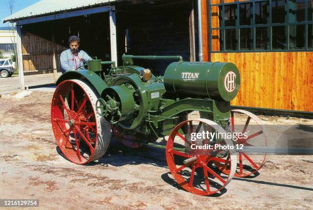 Titan 10/20 tractor designed by the American manufacturer International Harvester Company . Between 1915 and 1922 000 copies of the Titan 10/20 will...