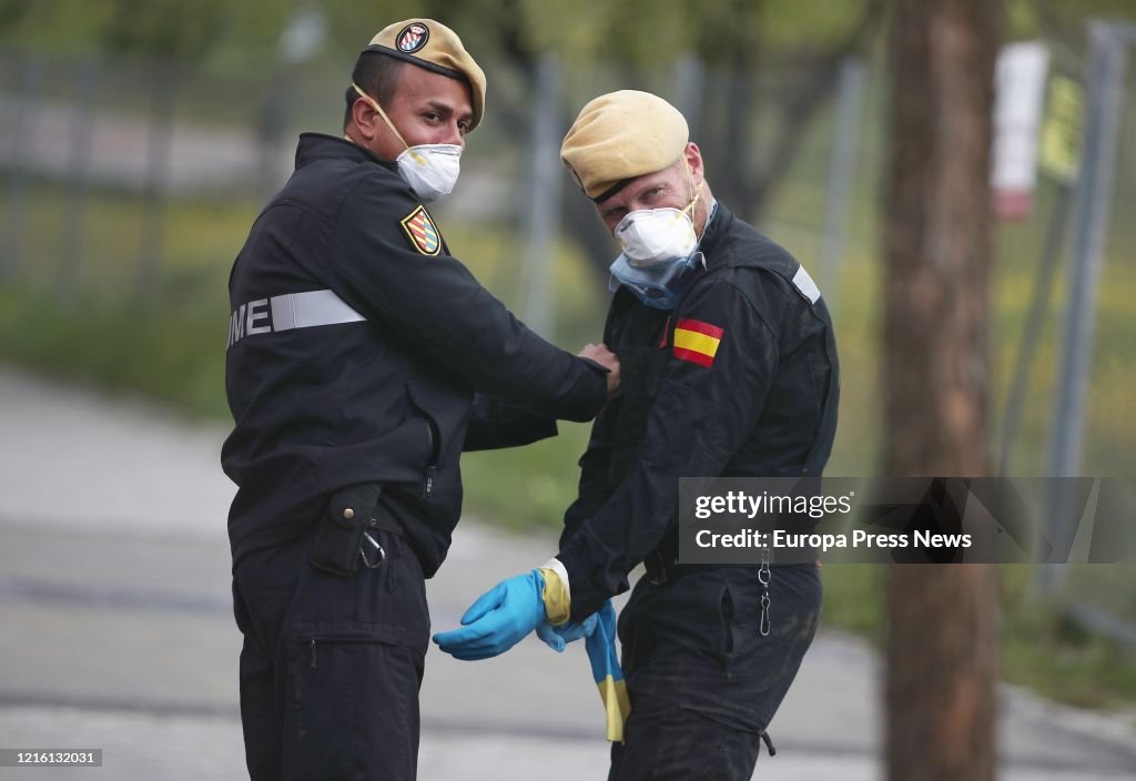 Military Disinfect A Nursing Home In Madrid