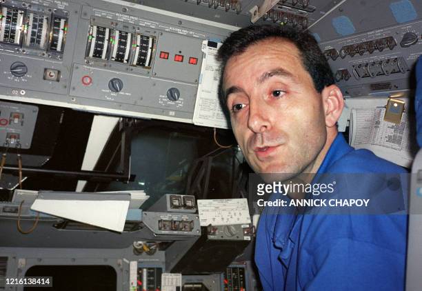 Photo prise le 19 mars 2002 à Houston au Johnson Space Center de l'astronaute français Philippe Perrin moins de deux mois avant sa mission à bord de...