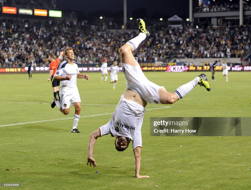 San Jose Earthquakes v Los Angeles Galaxy