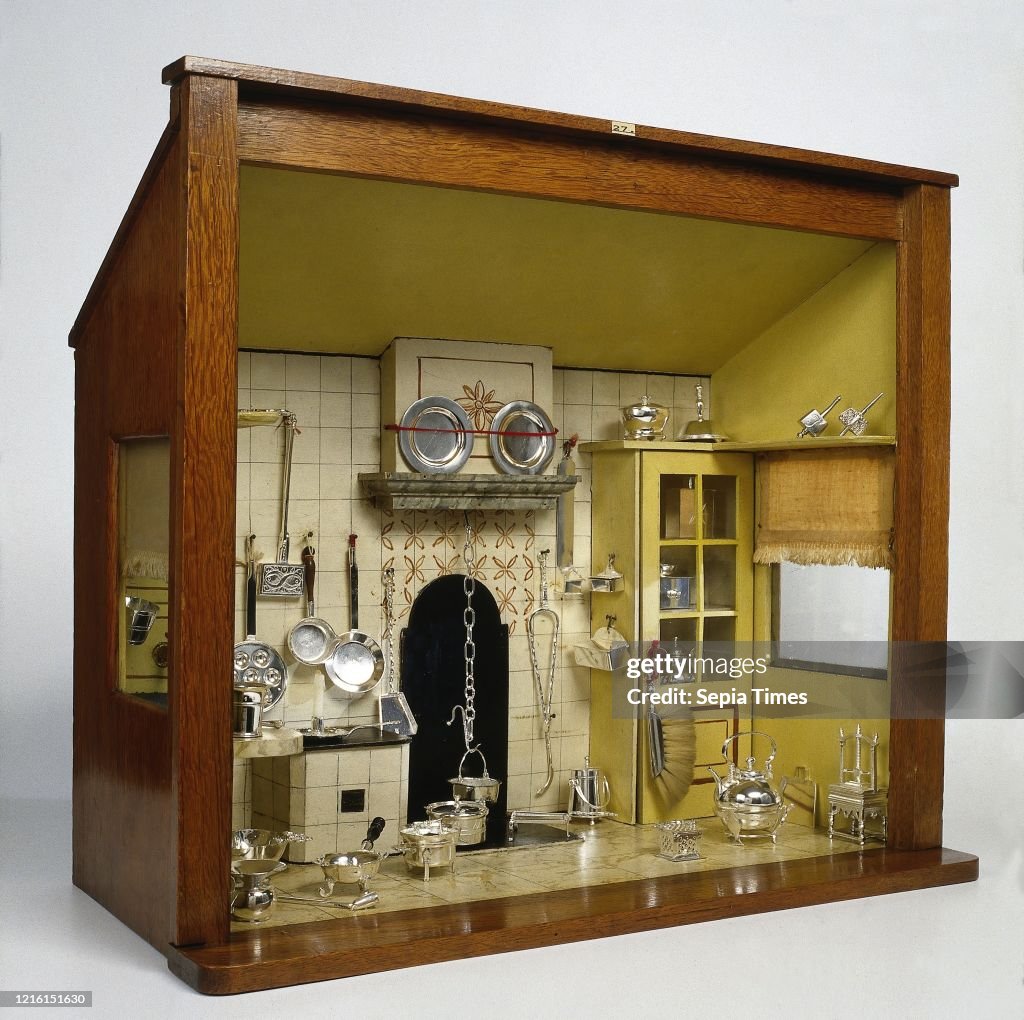 Doll's house kitchen with 45 miniatures