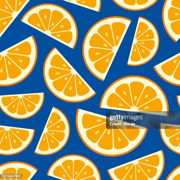 nahtloses muster mit orangen scheibe. sommer-hintergrund. - orange fruit stock-grafiken, -clipart, -cartoons und -symbole