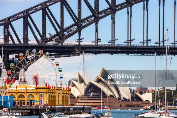 opera house and harbor bridge at twilight view from mrs. macquarie's chair viewpoint. - sydney skyline opera house and harbor bridge imagens e fotografias de stock