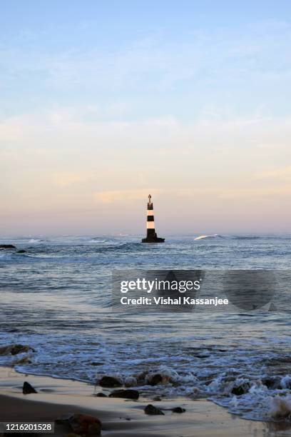 floating buoy - joanesburgo imagens e fotografias de stock