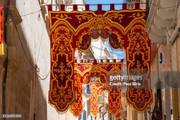 the feast of st. dominic. streets during festa time in birgu, vittoriosa , malta - maltese islands stock pictures, royalty-free photos & images