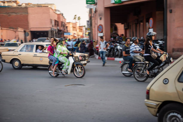 heure de pointe à marrakech, maroc - circulation a marrakech photos et images de collection