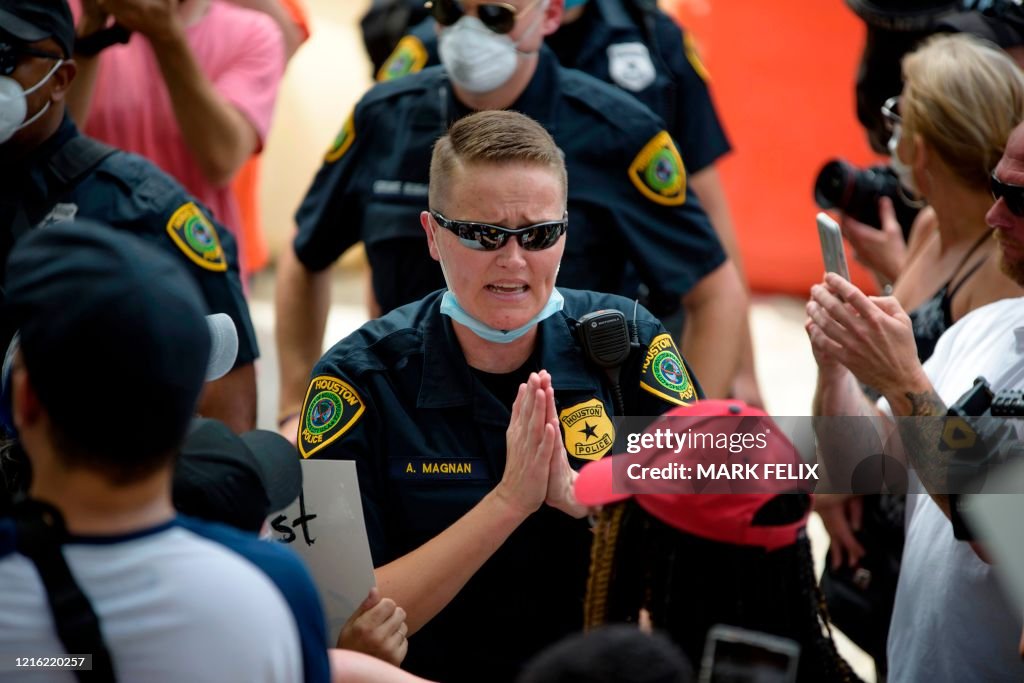 TOPSHOT-US-POLITICS-POLICE-JUSTICE-RACE-DEMONSTRATION-RACISM