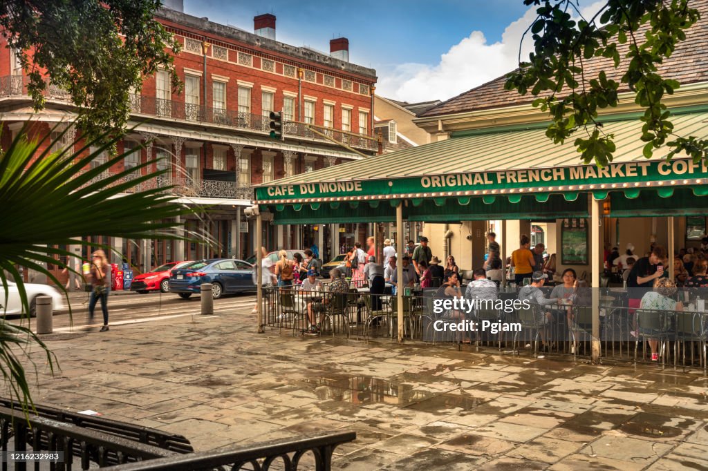 Historisches Café Du Monde im französischen Viertel von New Orleans Louisiana