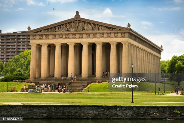 the parthenon in downtown nashville tennessee usa - nashville park stock pictures, royalty-free photos & images