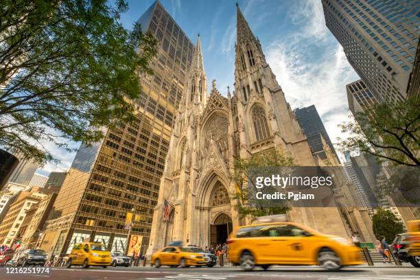 cattedrale di san patrizio "u2019s nel centro di new york city usa - cattedrale di san patrizio manhattan new york foto e immagini stock