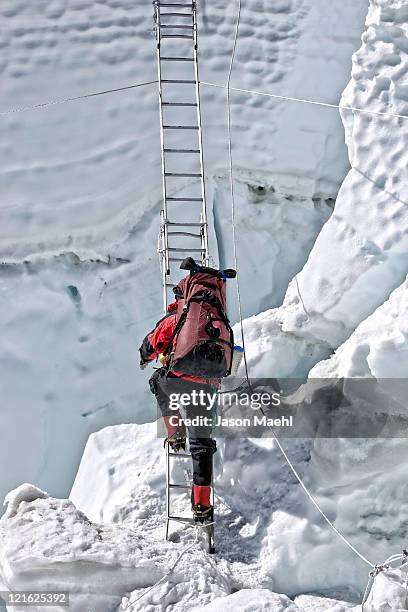 climbing mt everest - khumbu glacier stock pictures, royalty-free photos & images