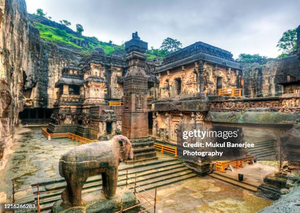 the kailasa (kailasanatha) temple is one of the largest rock-cut ancient hindu temples and is one of the 34 cave (cave 16) temples and monasteries. ellora, maharashtra, india - ellora stock-fotos und bilder