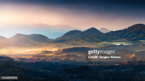 morning landscape in hokkaido, japan - hokkaido japan stock-fotos und bilder