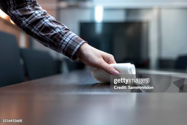 Cleaning Table Surface, 照片檔
