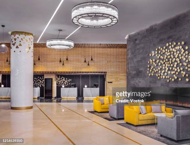 lobby in a luxury hotel in moscow - atrio luxo hotel nobody imagens e fotografias de stock