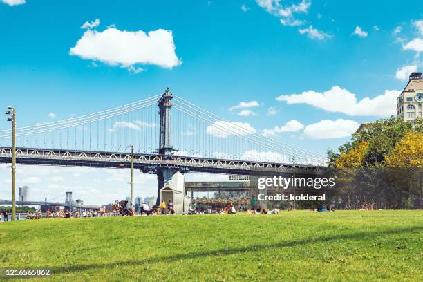 summer days in brooklyn heights park - dumbo new york stock pictures, royalty-free photos & images