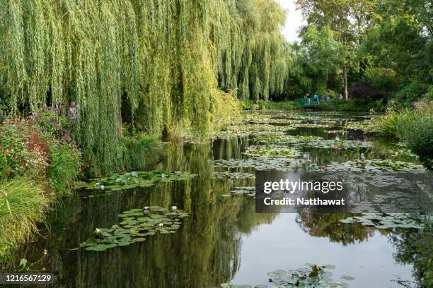 beautiful and inspirational garden of house of claude monet, giverny, france - giverny stock pictures, royalty-free photos & images