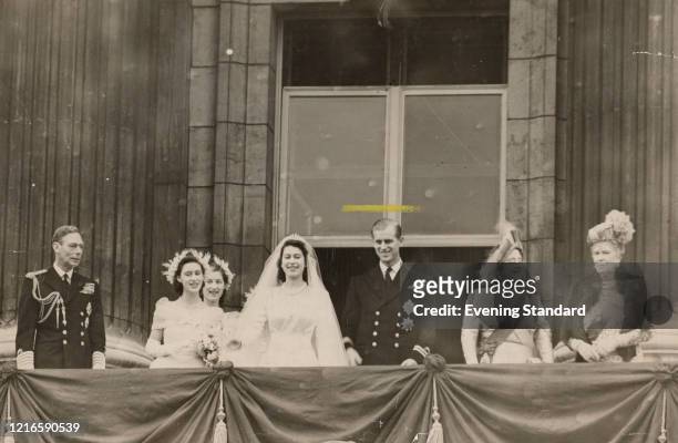 Members of the British royal family on the balcony at Buckingham Palace after the wedding of Princess Elizabeth and Philip Mountbatten , London, 20th...