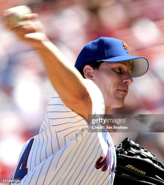 New York Mets starting pitcher Kris Benson pitches to Los Angeles Dodgers Cesar Izturis in the first inning Sunday, August 29, 2004 at Shea Stadium...