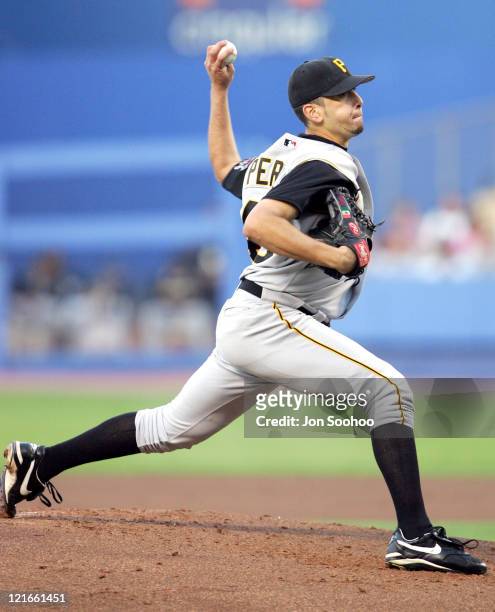 Pittsburgh Pirates Oliver Perez pitches against the Los Angeles Dodgers at Dodger Stadium in Los Angeles, California on August 3, 2004. The Dodgers...