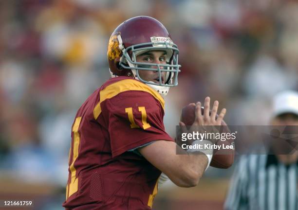 Quarterback Matt Leinart drops back to pass during the second quarter of 38-0 victory over Washington in Pacific-10 Conference football game at the...
