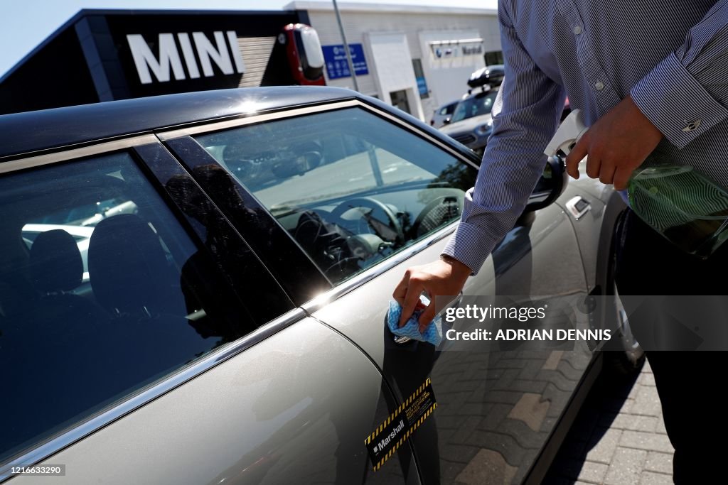 BRITAIN-HEALTH-VIRUS-AUTO-RETAIL