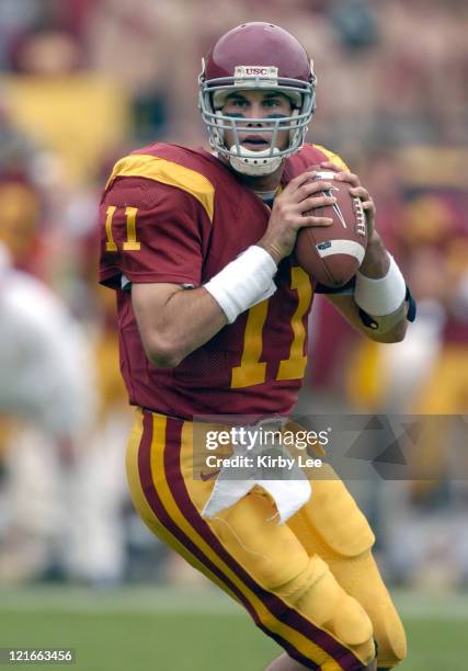 Quarterback Matt Leinart drops back to pass during 45-7 victory over Arizona State in Pacific-10 Conference football game at the Los Angeles Memorial...