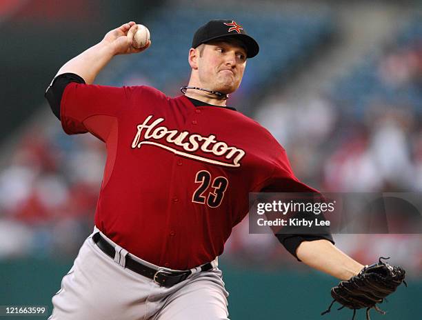 Houston Astros starter Jason Jennings pitches during 9-5 victory over the Los Angeles Angels of Anaheim in Major League Baseball Interleague game at...