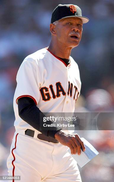 San Francisco Giants manager Felipe Alou during 2-1 victory over the New York Mets at SBC Park in San Francisco, Calif. On Saturday, August 27, 2005.