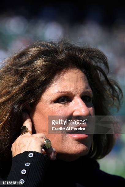 Lainie Kazan performs the National Anthem before the New York Jets vs Oakland Raiders game on October 25, 2009 at The Oakland Coliseum.