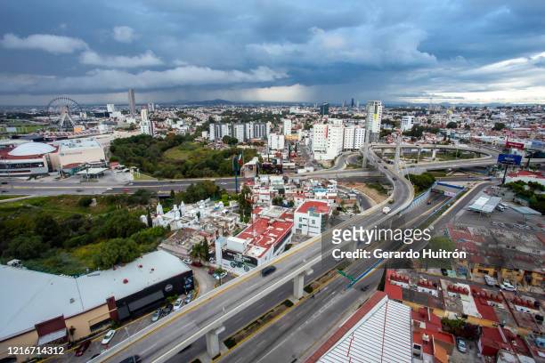 aerea uitzicht op de stad puebla - puebla mexico stockfoto's en -beelden