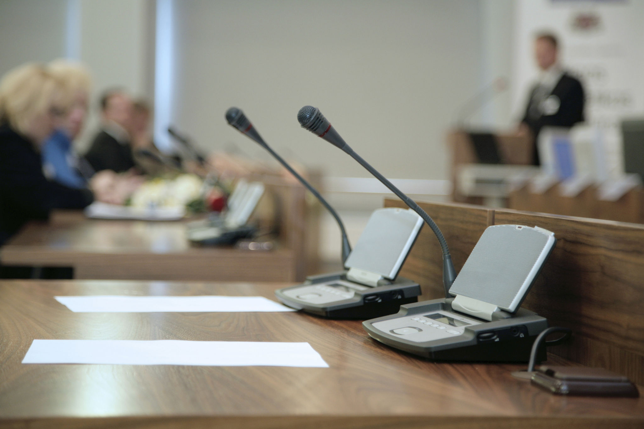 london council meeting