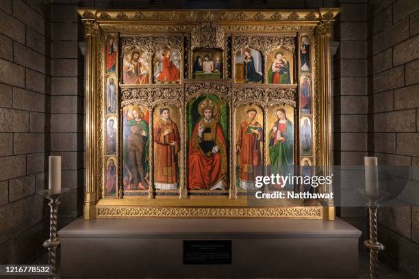 the icon inside saint nicholas cathedral, monaco - st nicholas cathedral stock-fotos und bilder