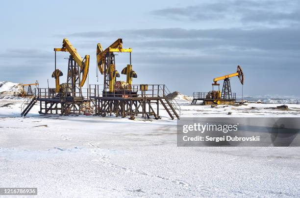 Cold Island Rig Sakhalin Island Oil Rig Photos and Premium High Res Pictures - Getty Images